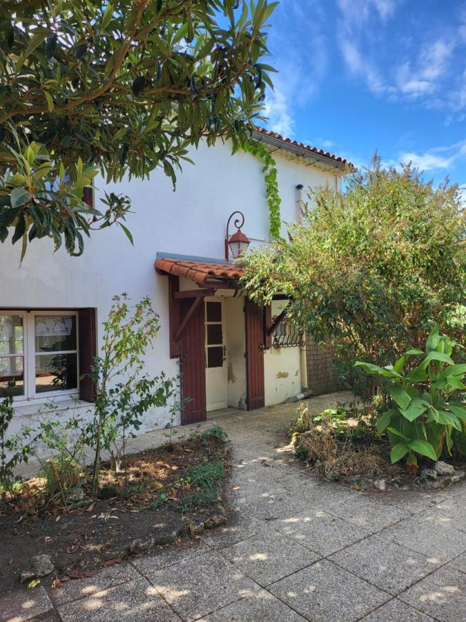 La Maison Rouge Paisible Maison De Pays Saujon Ngoại thất bức ảnh